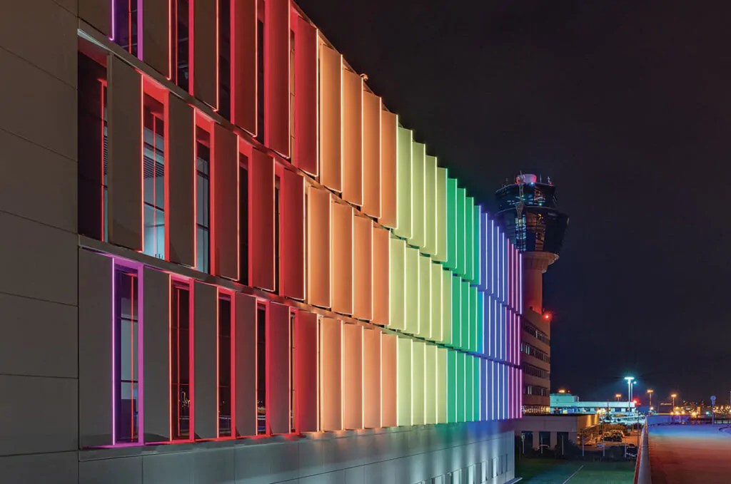 Outdoor LED facade lighting fixture