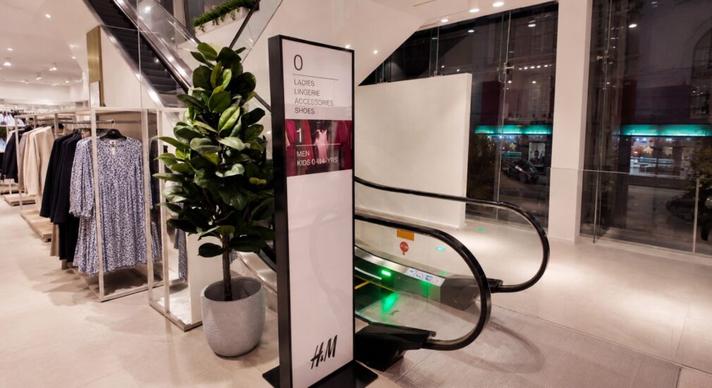 Mall Signage Solutions Worldwide for Shopping Centres, Retail & Commercial Projects